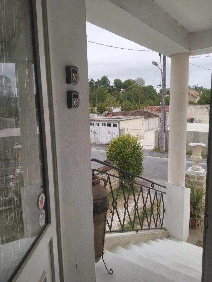 Chambre Cesar B&B- Au 1Er - Villa Chaumonty Périgueux Buitenkant foto